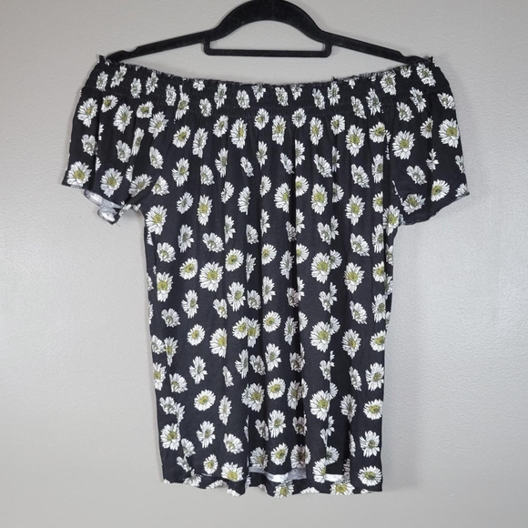 Floral Off-Shoulder Black Top - Picture 1 of 5